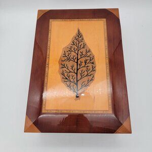 Alexander Kalifano Humidor Wooden Humidor Box With Leaf Design
